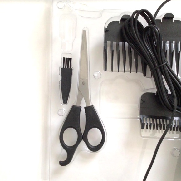 8 Piece Haircutting Clipper Set - Picture 2 of 4